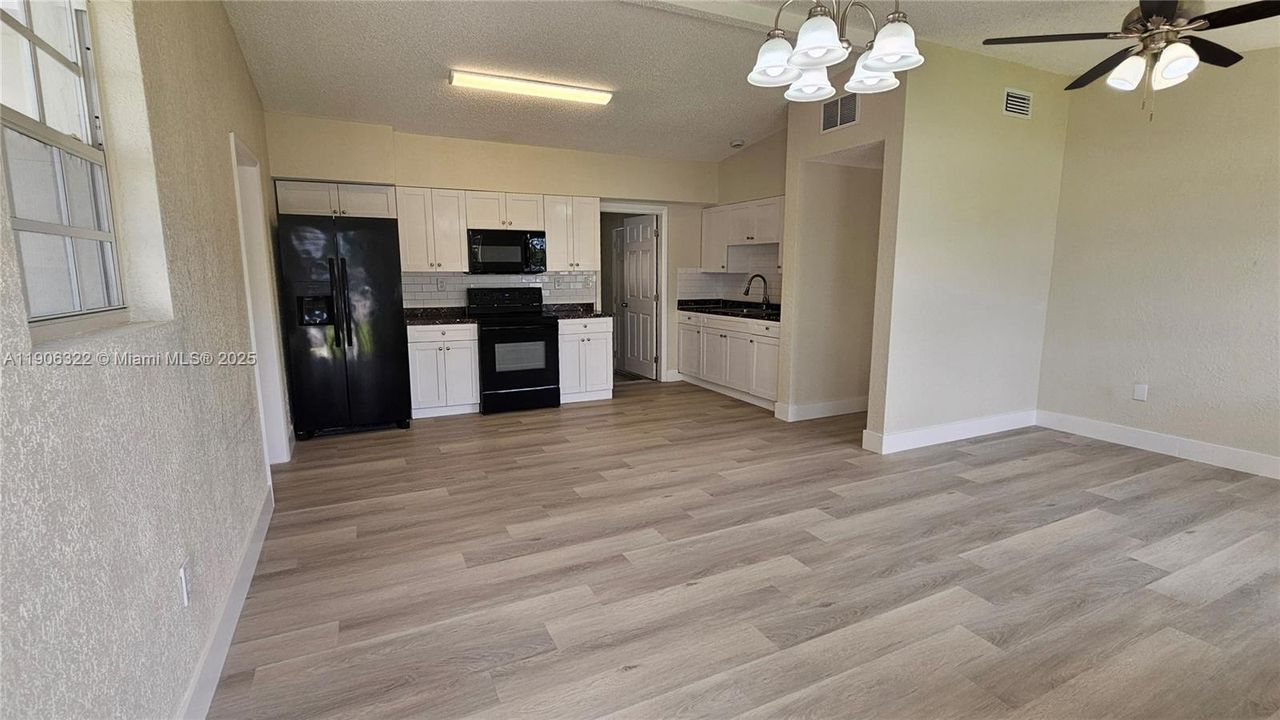 待售: $459,900 (3 贝兹, 2 浴室, 1248 平方英尺)