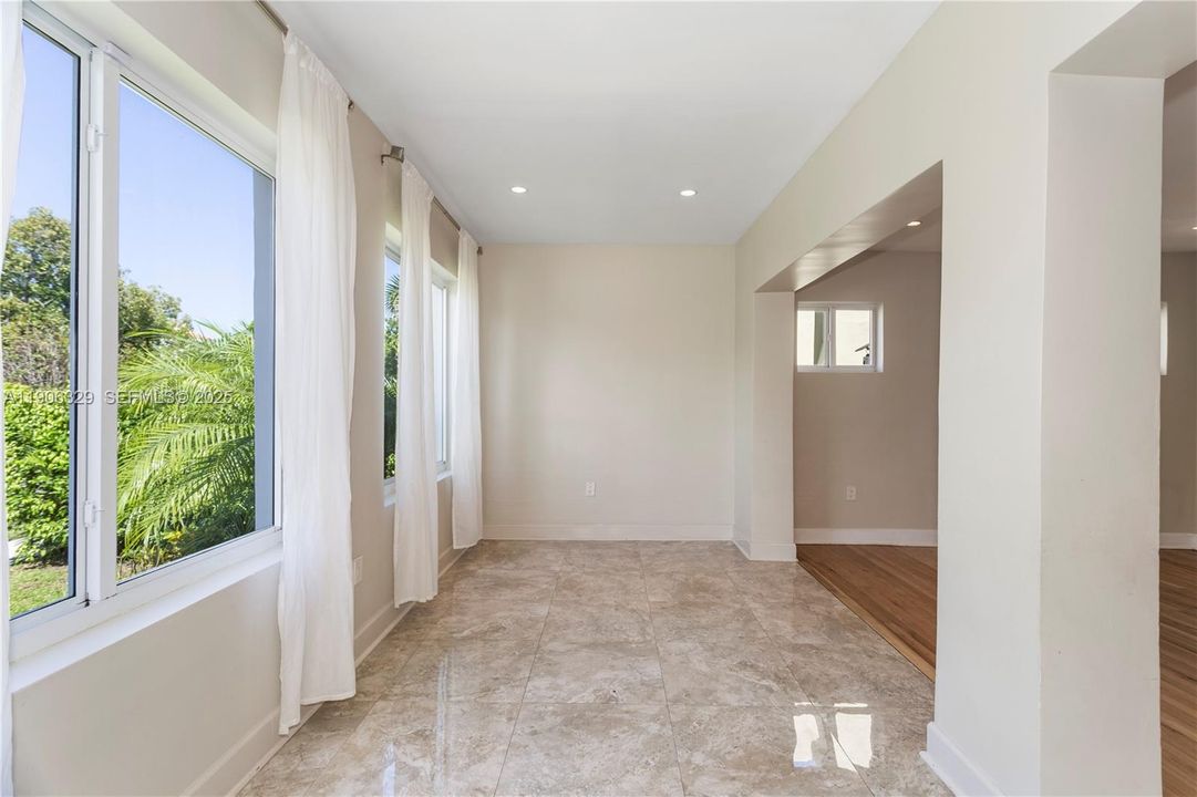 For Sale: $975,000 (3 beds, 2 baths, 1870 Square Feet)