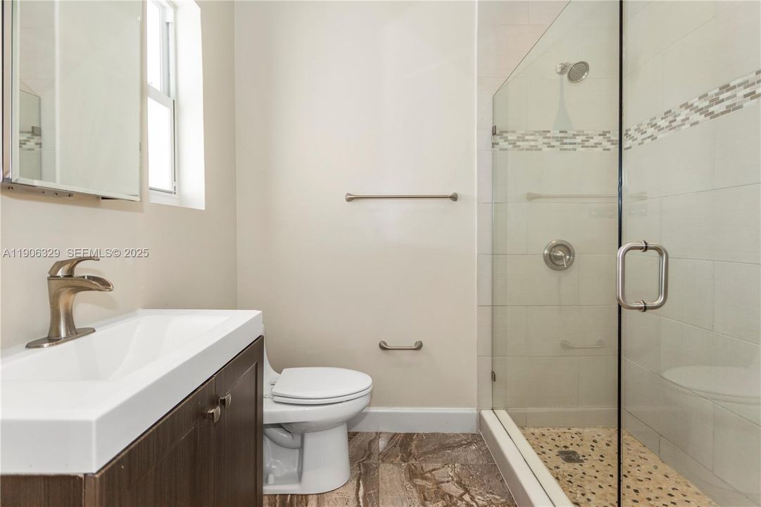 For Sale: $975,000 (3 beds, 2 baths, 1870 Square Feet)