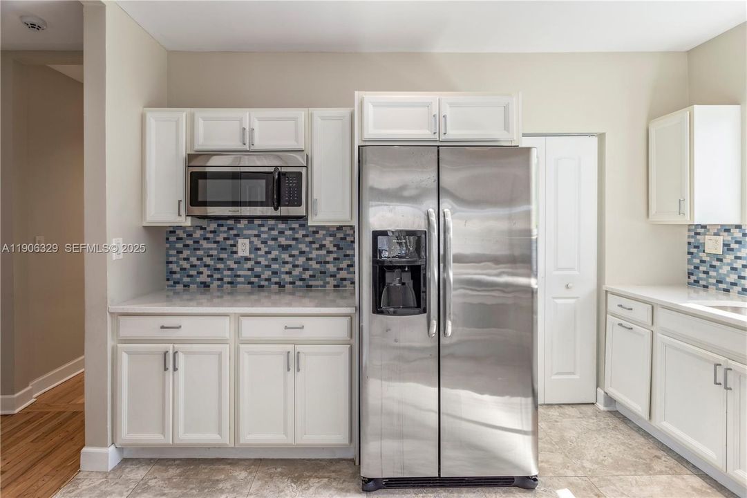 For Sale: $975,000 (3 beds, 2 baths, 1870 Square Feet)