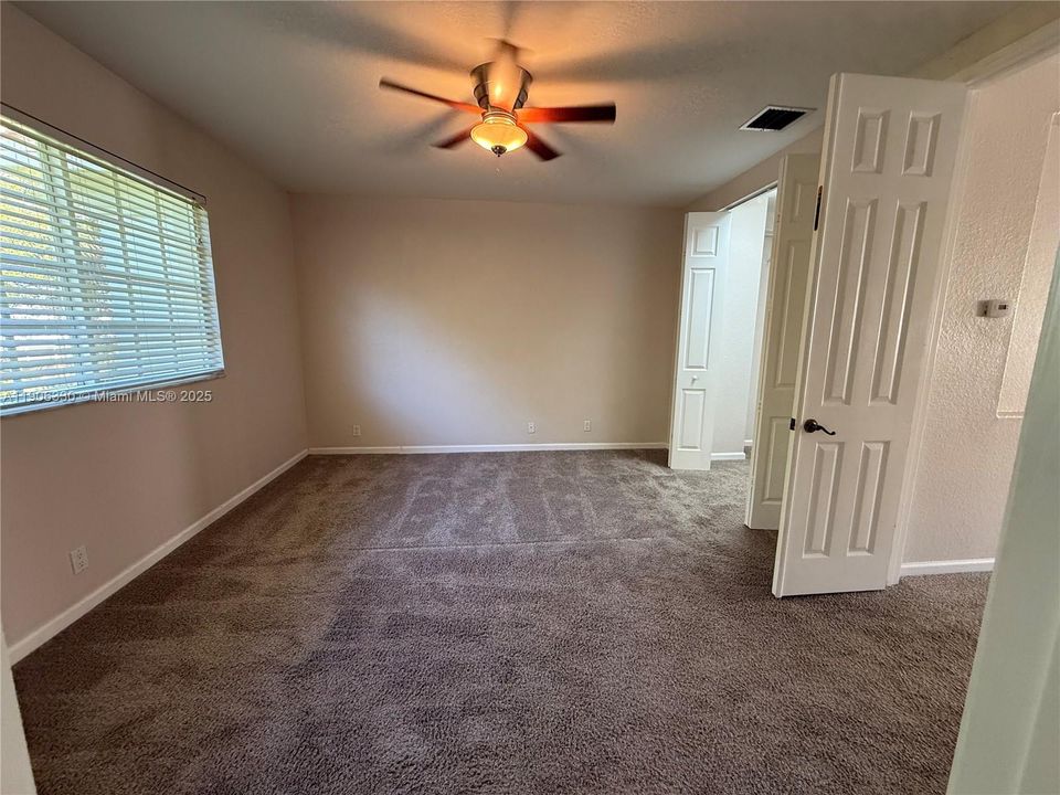 出租: $2,850 (3 贝兹, 2 浴室, 1707 平方英尺)