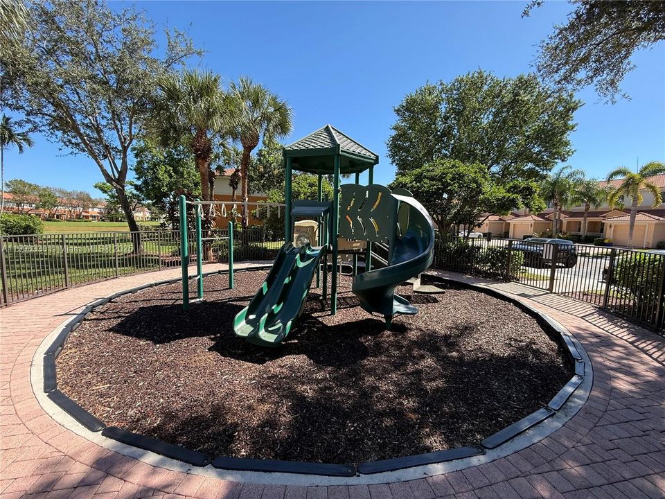 出租: $2,850 (3 贝兹, 2 浴室, 1707 平方英尺)