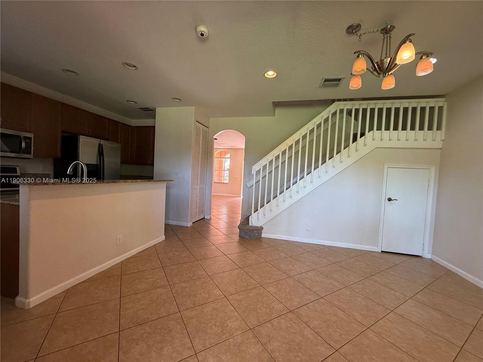 出租: $2,850 (3 贝兹, 2 浴室, 1707 平方英尺)