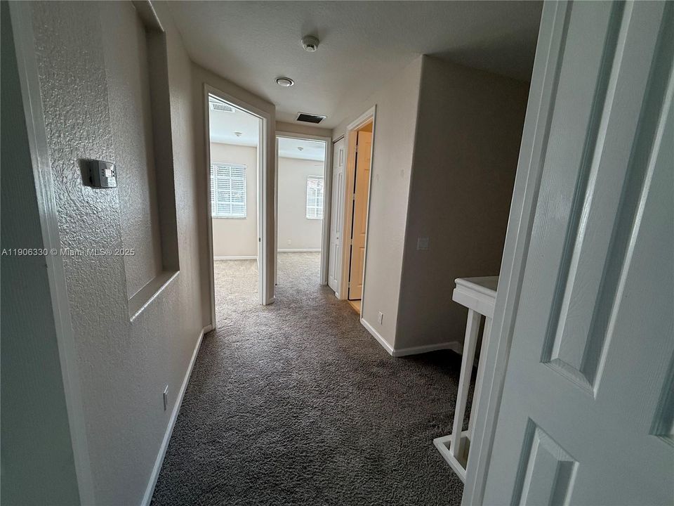 出租: $2,850 (3 贝兹, 2 浴室, 1707 平方英尺)