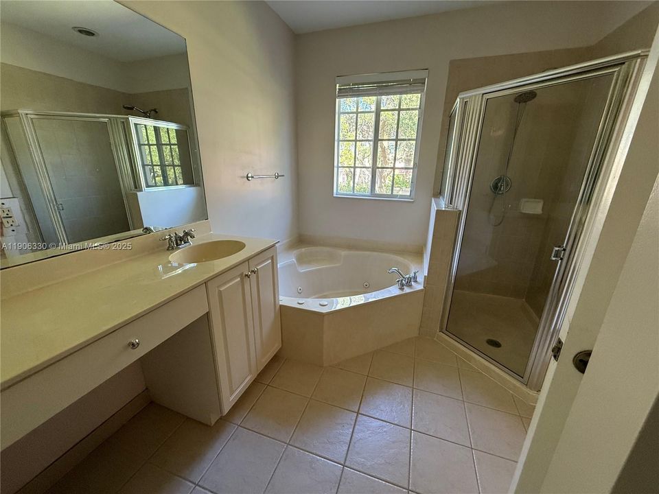 出租: $2,850 (3 贝兹, 2 浴室, 1707 平方英尺)