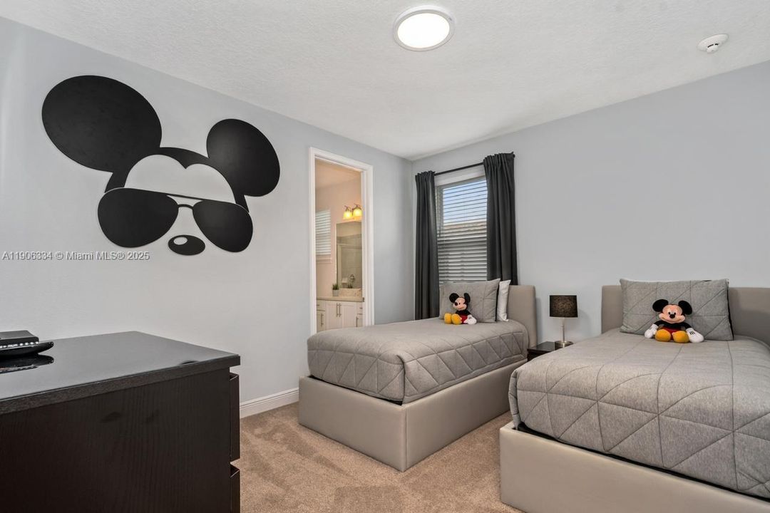 For Sale: $850,000 (8 beds, 8 baths, 0 Square Feet)