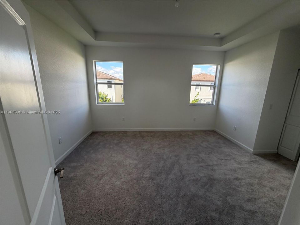 出租: $3,200 (3 贝兹, 2 浴室, 0 平方英尺)