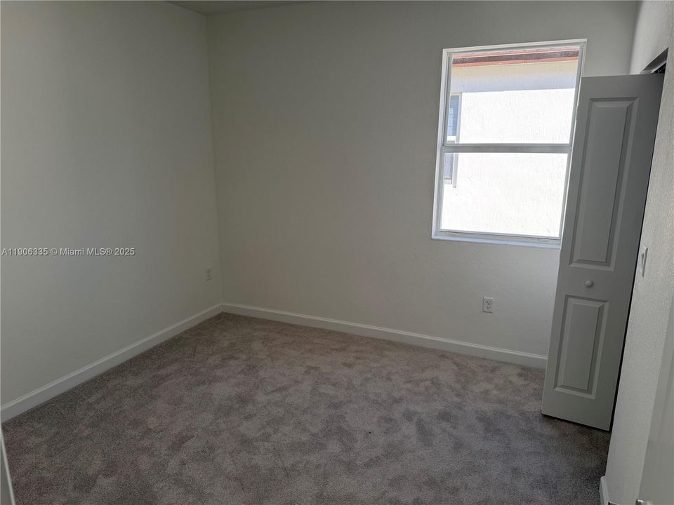 出租: $3,200 (3 贝兹, 2 浴室, 0 平方英尺)