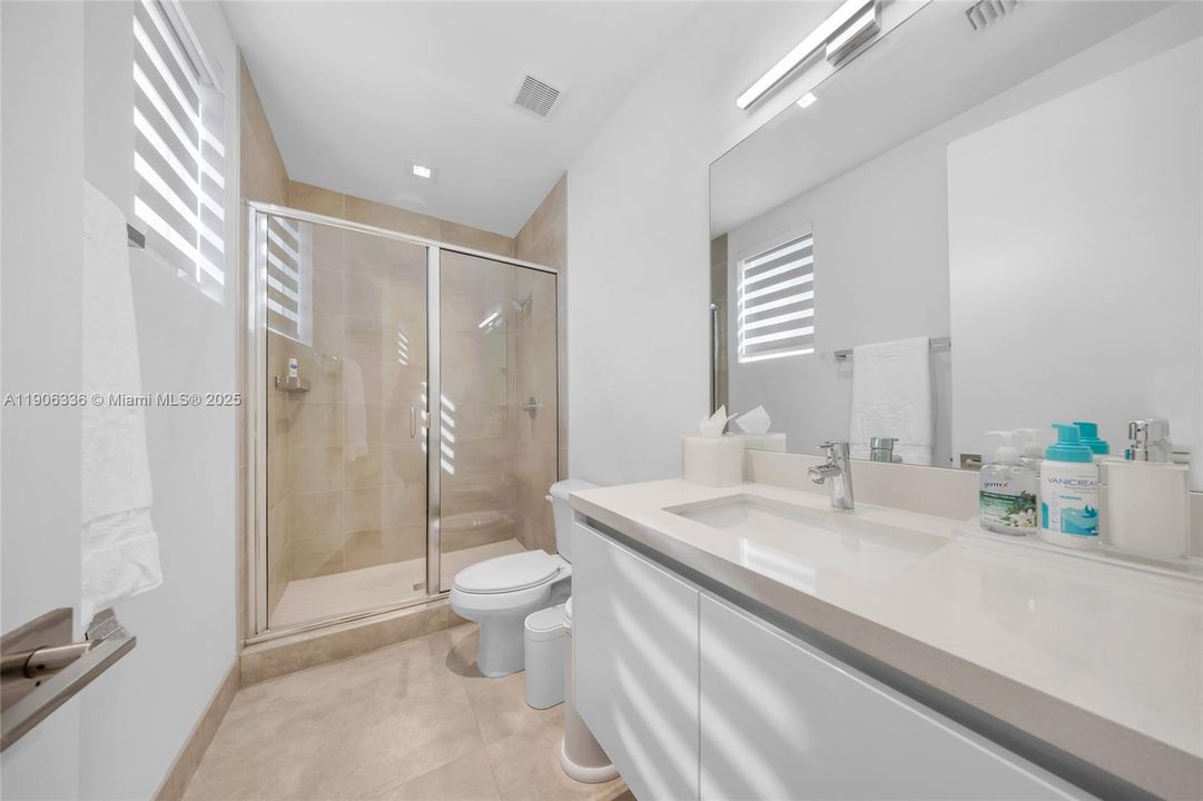 For Sale: $1,575,000 (5 beds, 5 baths, 3113 Square Feet)