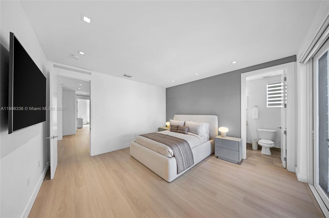 For Sale: $1,575,000 (5 beds, 5 baths, 3113 Square Feet)