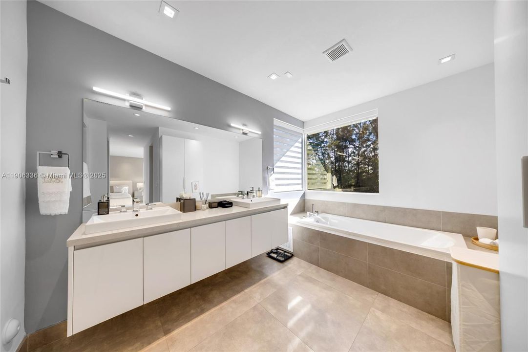 For Sale: $1,575,000 (5 beds, 5 baths, 3113 Square Feet)