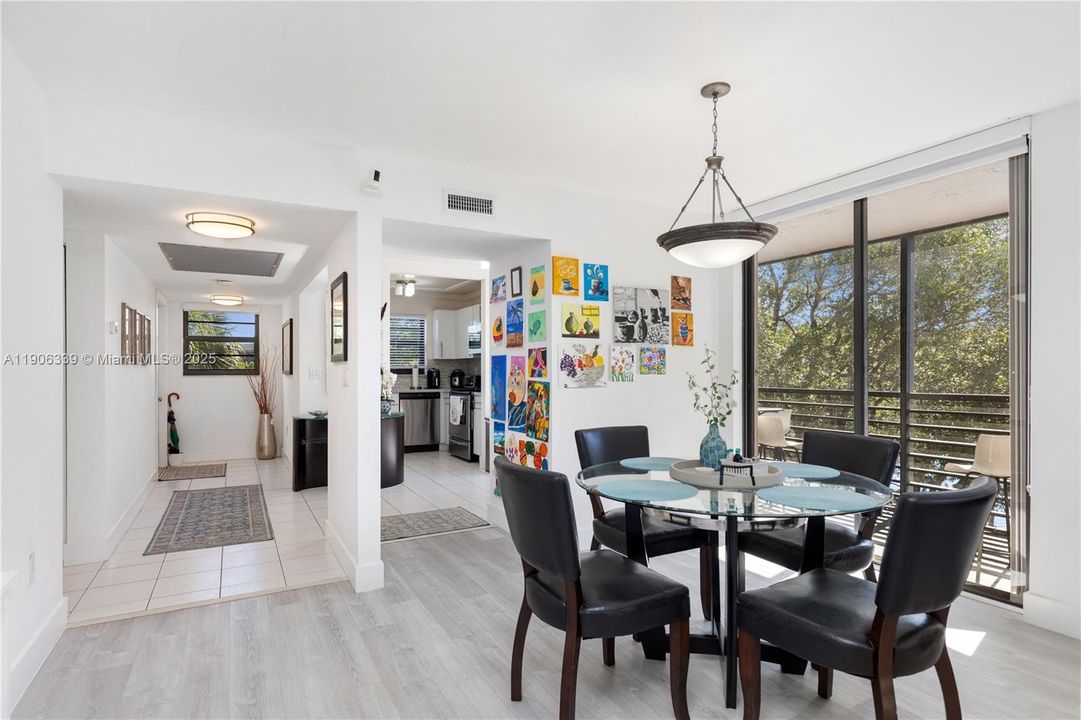 待售: $238,900 (2 贝兹, 2 浴室, 1187 平方英尺)