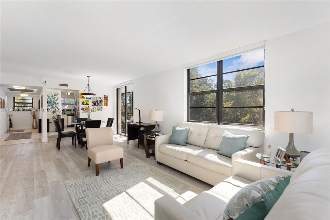 待售: $238,900 (2 贝兹, 2 浴室, 1187 平方英尺)