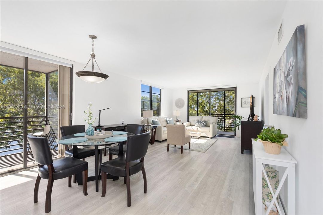 待售: $238,900 (2 贝兹, 2 浴室, 1187 平方英尺)