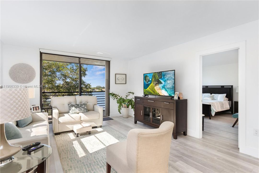 待售: $238,900 (2 贝兹, 2 浴室, 1187 平方英尺)