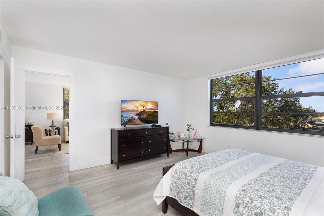 待售: $238,900 (2 贝兹, 2 浴室, 1187 平方英尺)