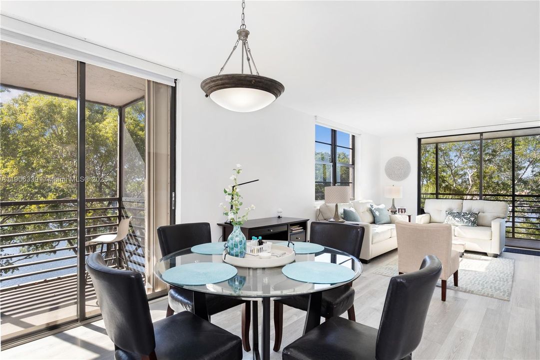 待售: $238,900 (2 贝兹, 2 浴室, 1187 平方英尺)