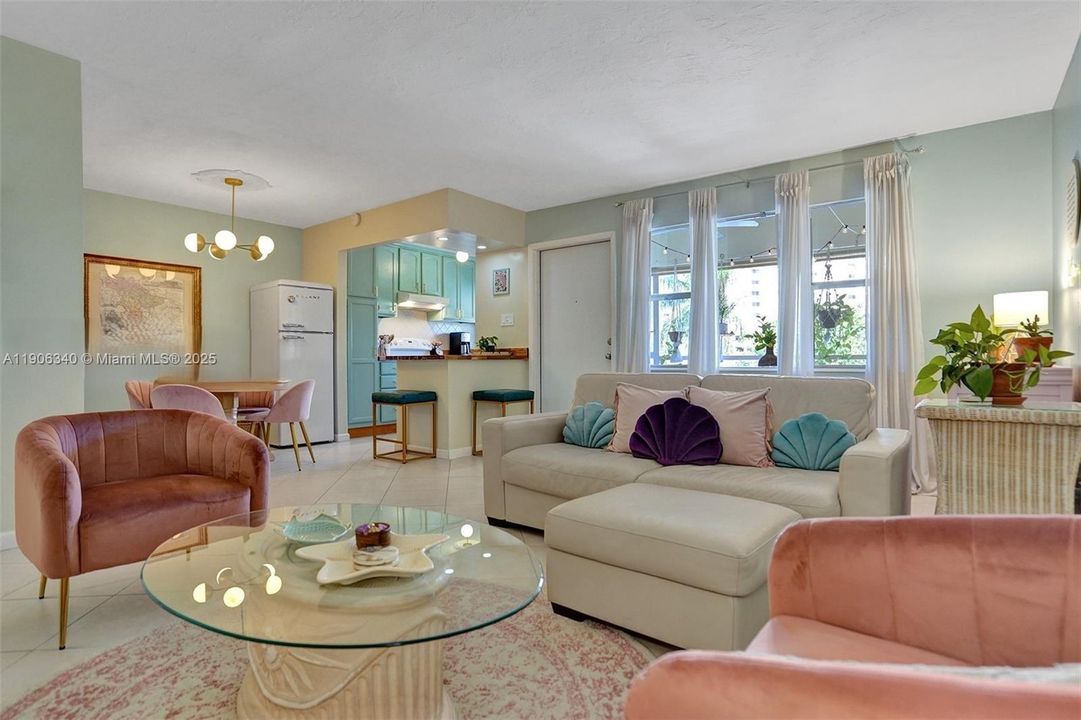 Recently Rented: $2,100 (2 beds, 2 baths, 965 Square Feet)