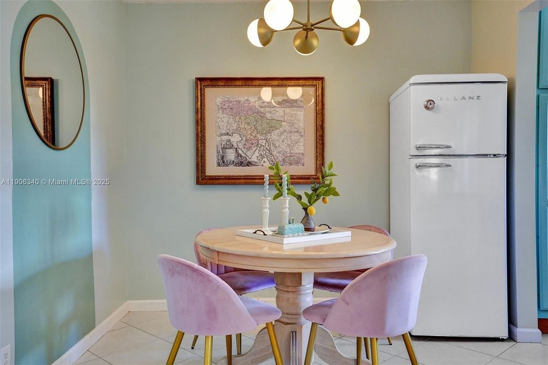 Recently Rented: $2,100 (2 beds, 2 baths, 965 Square Feet)