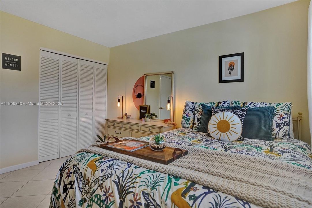 Recently Rented: $2,100 (2 beds, 2 baths, 965 Square Feet)