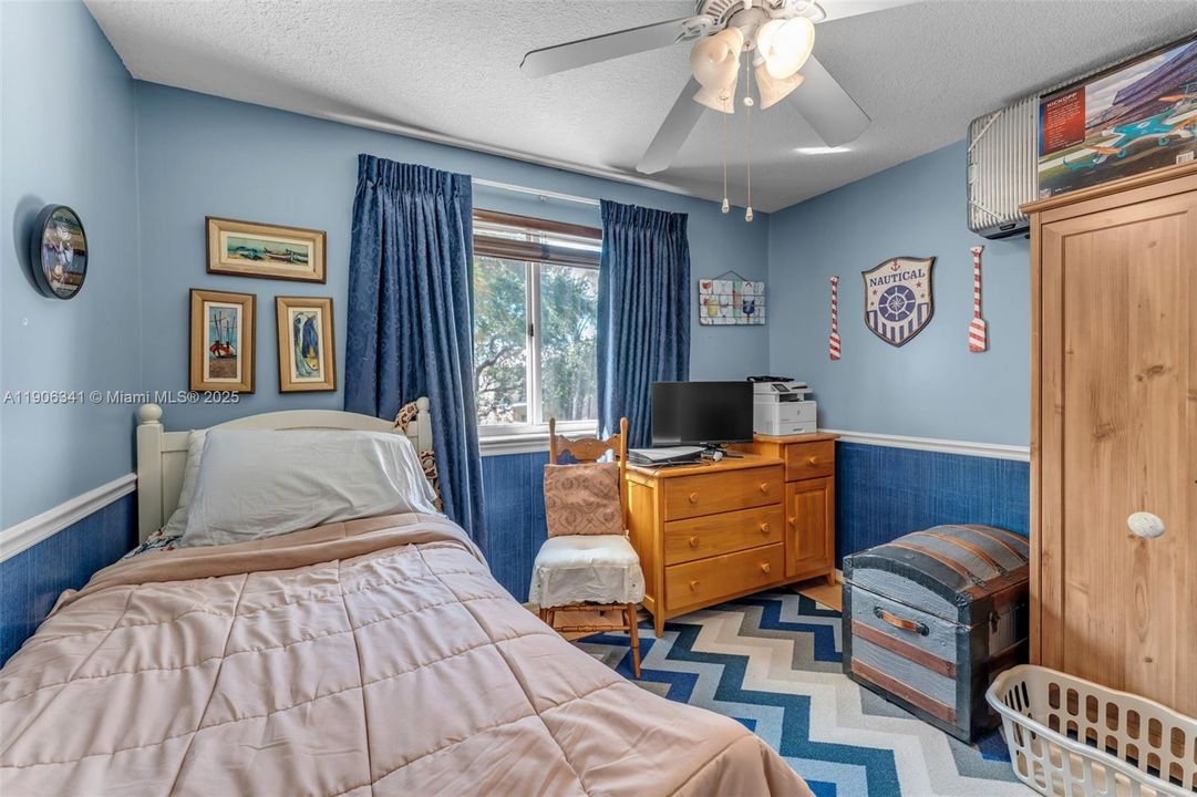 For Sale: $560,000 (4 beds, 2 baths, 1862 Square Feet)