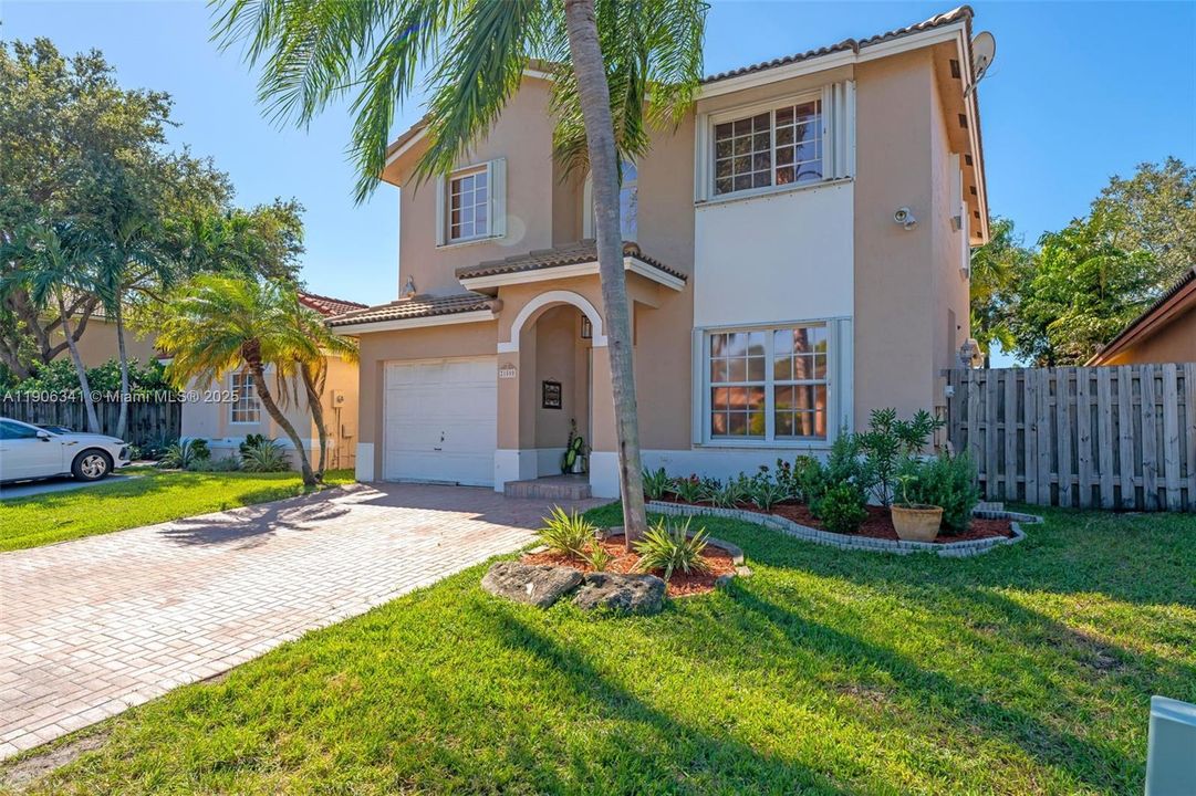 For Sale: $560,000 (4 beds, 2 baths, 1862 Square Feet)