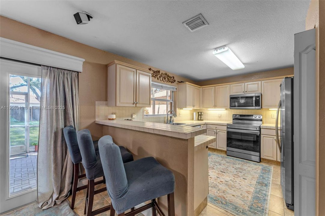 For Sale: $560,000 (4 beds, 2 baths, 1862 Square Feet)