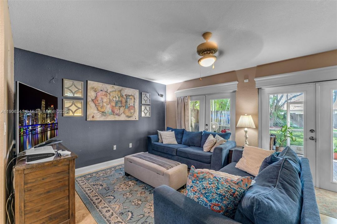 For Sale: $560,000 (4 beds, 2 baths, 1862 Square Feet)