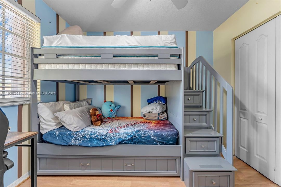 For Sale: $560,000 (4 beds, 2 baths, 1862 Square Feet)