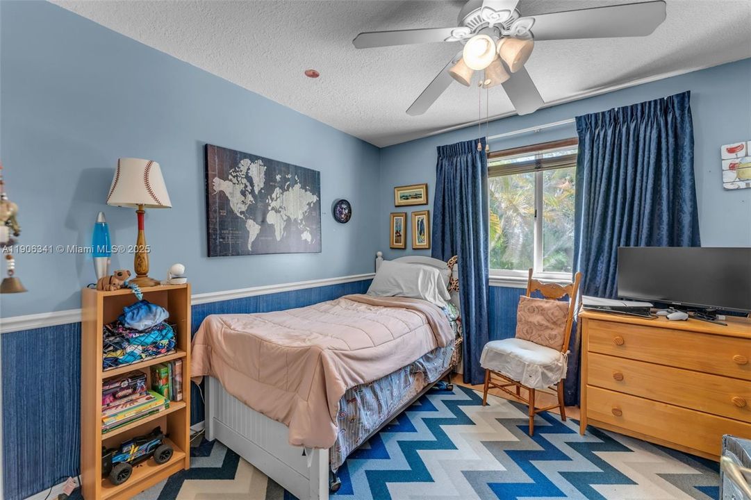 For Sale: $560,000 (4 beds, 2 baths, 1862 Square Feet)