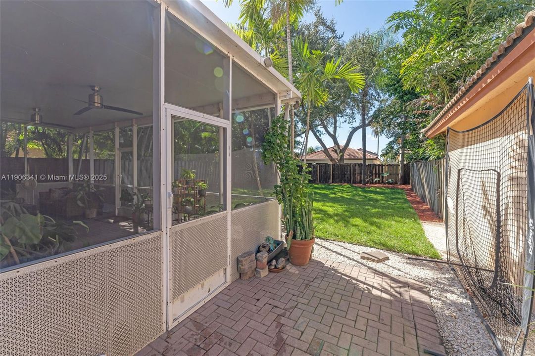 For Sale: $560,000 (4 beds, 2 baths, 1862 Square Feet)