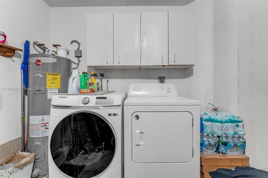 For Sale: $560,000 (4 beds, 2 baths, 1862 Square Feet)