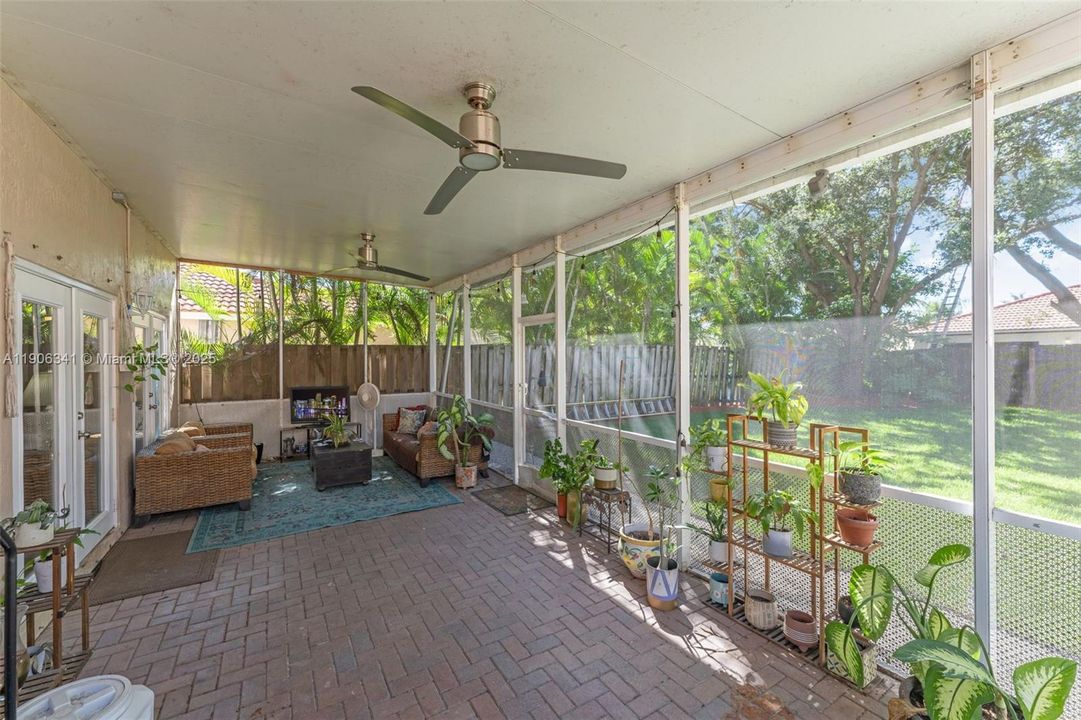 For Sale: $560,000 (4 beds, 2 baths, 1862 Square Feet)