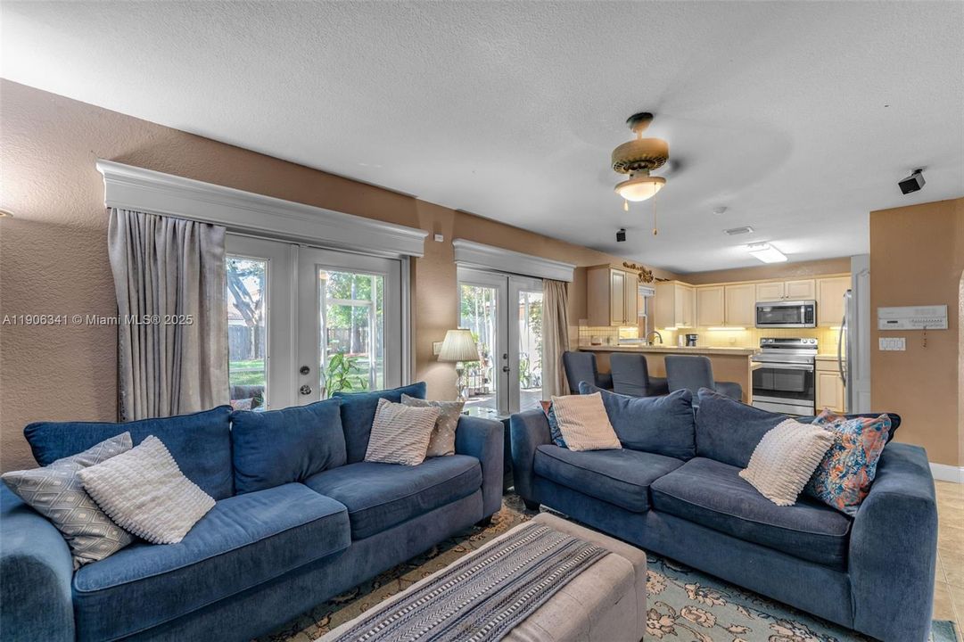 For Sale: $560,000 (4 beds, 2 baths, 1862 Square Feet)