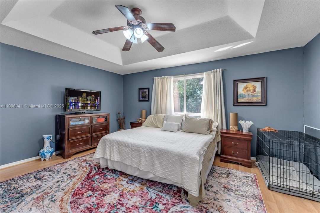 For Sale: $560,000 (4 beds, 2 baths, 1862 Square Feet)