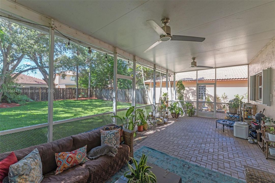 For Sale: $560,000 (4 beds, 2 baths, 1862 Square Feet)