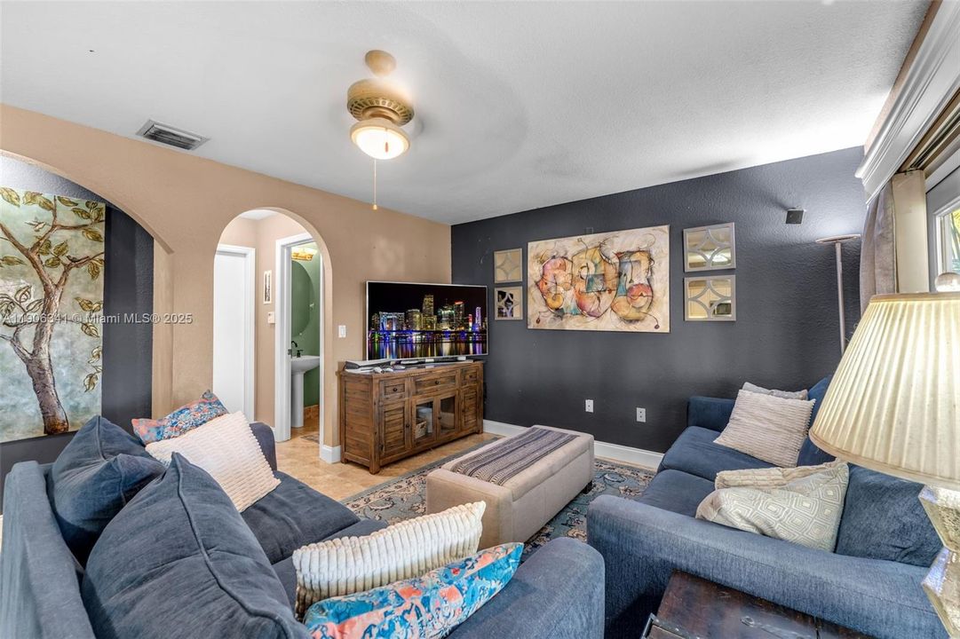 For Sale: $560,000 (4 beds, 2 baths, 1862 Square Feet)