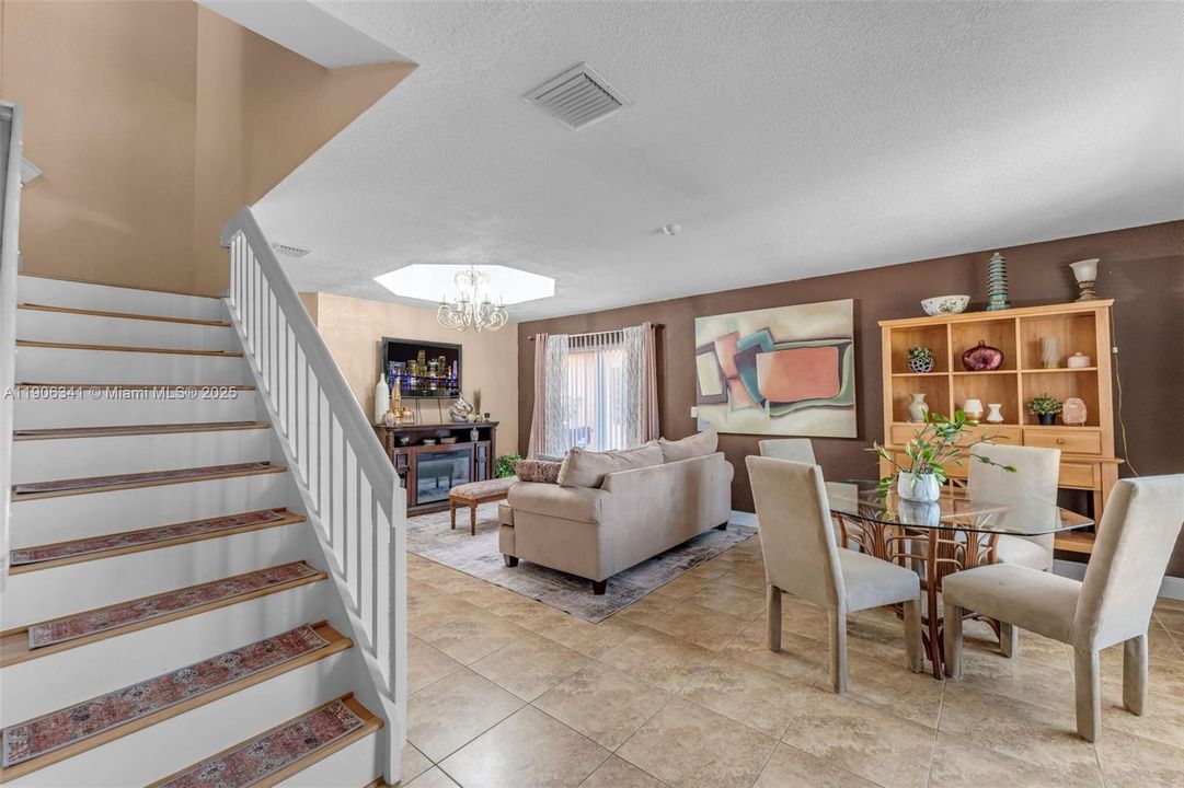 For Sale: $560,000 (4 beds, 2 baths, 1862 Square Feet)