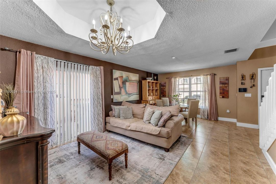 For Sale: $560,000 (4 beds, 2 baths, 1862 Square Feet)