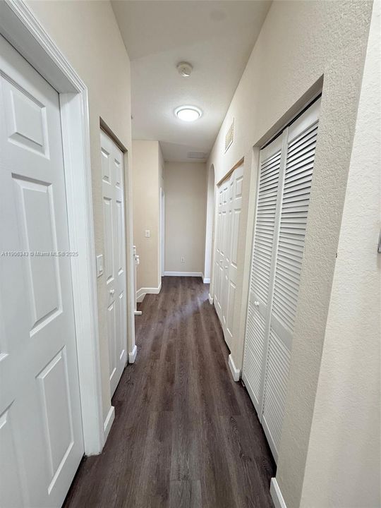 出租: $2,950 (4 贝兹, 2 浴室, 1946 平方英尺)