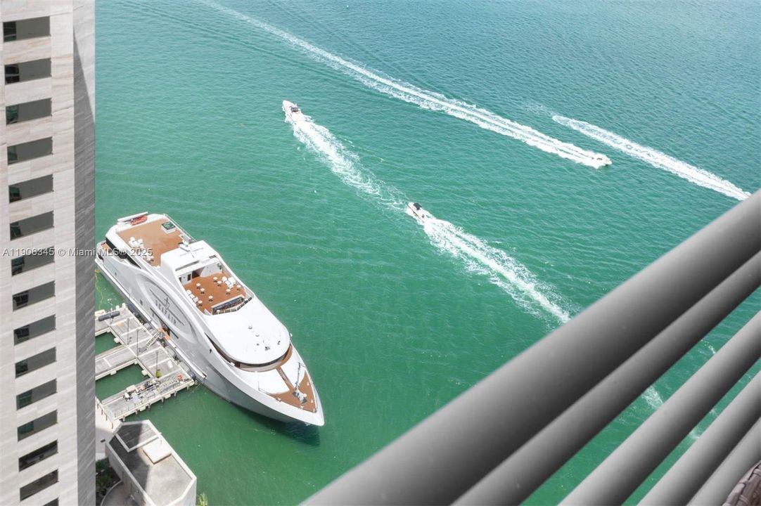 For Rent: $2,875 (1 beds, 1 baths, 846 Square Feet)