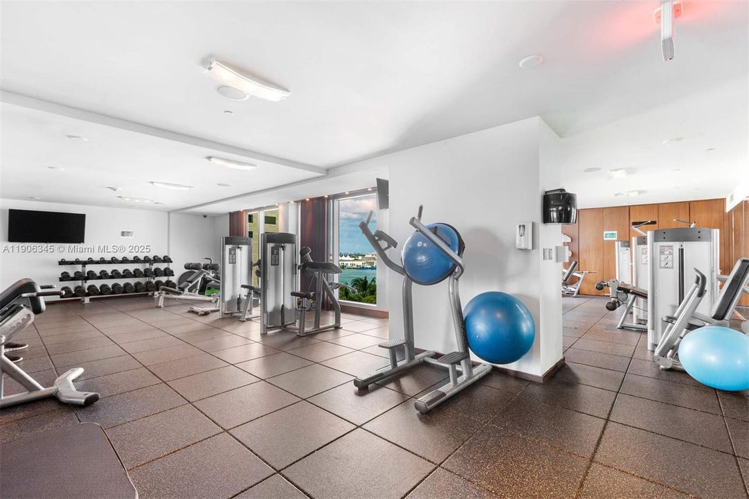 For Rent: $2,875 (1 beds, 1 baths, 846 Square Feet)