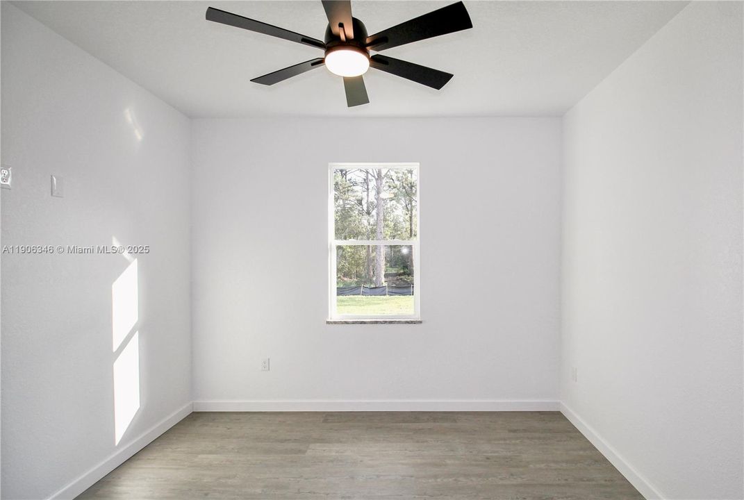 For Sale: $337,900 (3 beds, 2 baths, 1488 Square Feet)