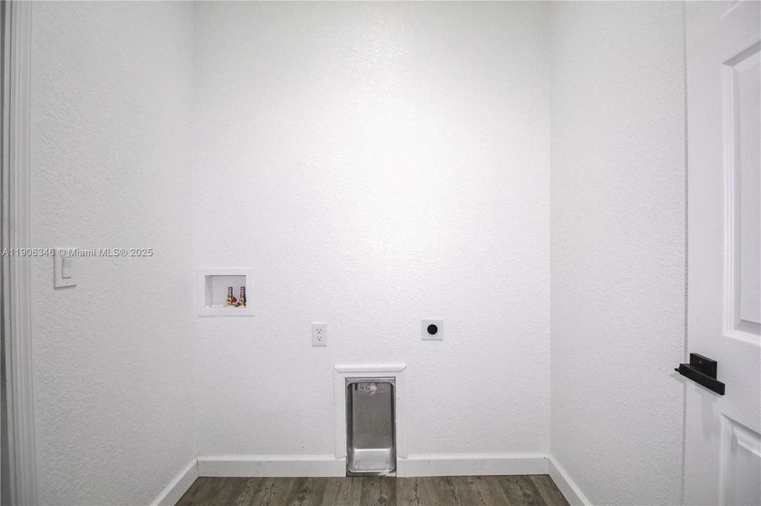 For Sale: $337,900 (3 beds, 2 baths, 1488 Square Feet)