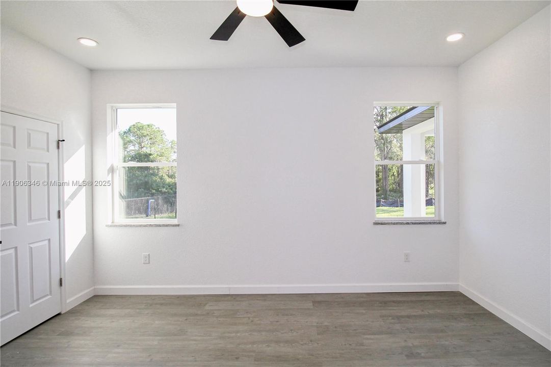 For Sale: $337,900 (3 beds, 2 baths, 1488 Square Feet)