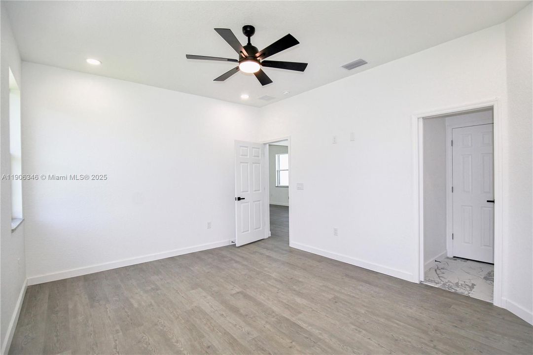 For Sale: $337,900 (3 beds, 2 baths, 1488 Square Feet)
