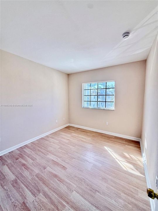 出租: $1,900 (3 贝兹, 2 浴室, 1194 平方英尺)