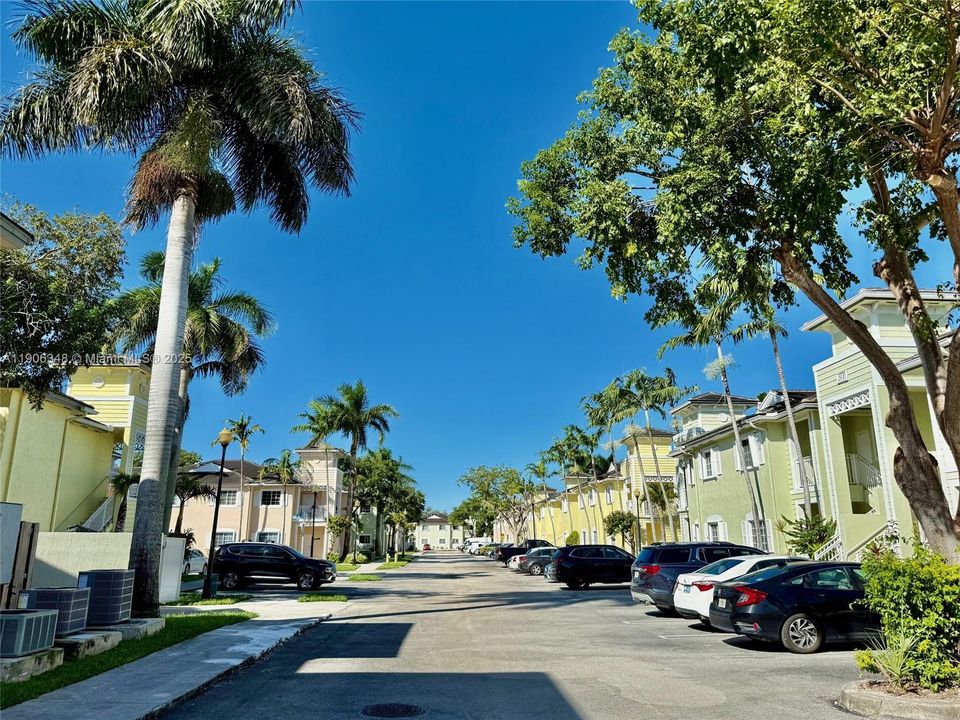 出租: $1,900 (3 贝兹, 2 浴室, 1194 平方英尺)