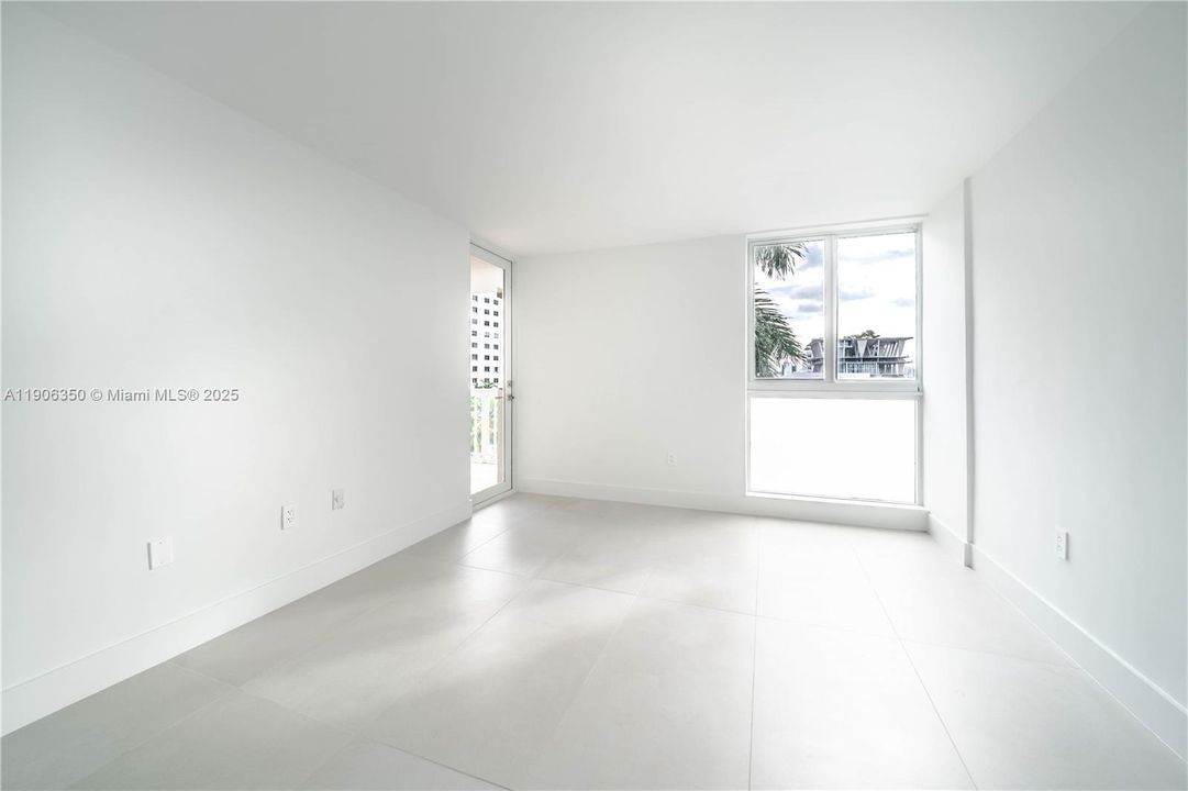 with access to blacony