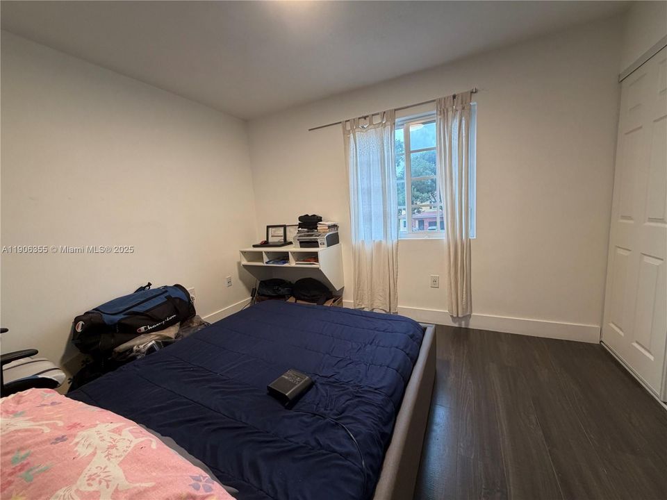 Под контрактом: $469,000 (3 спален, 2 ванн, 1462 Квадратных фут)